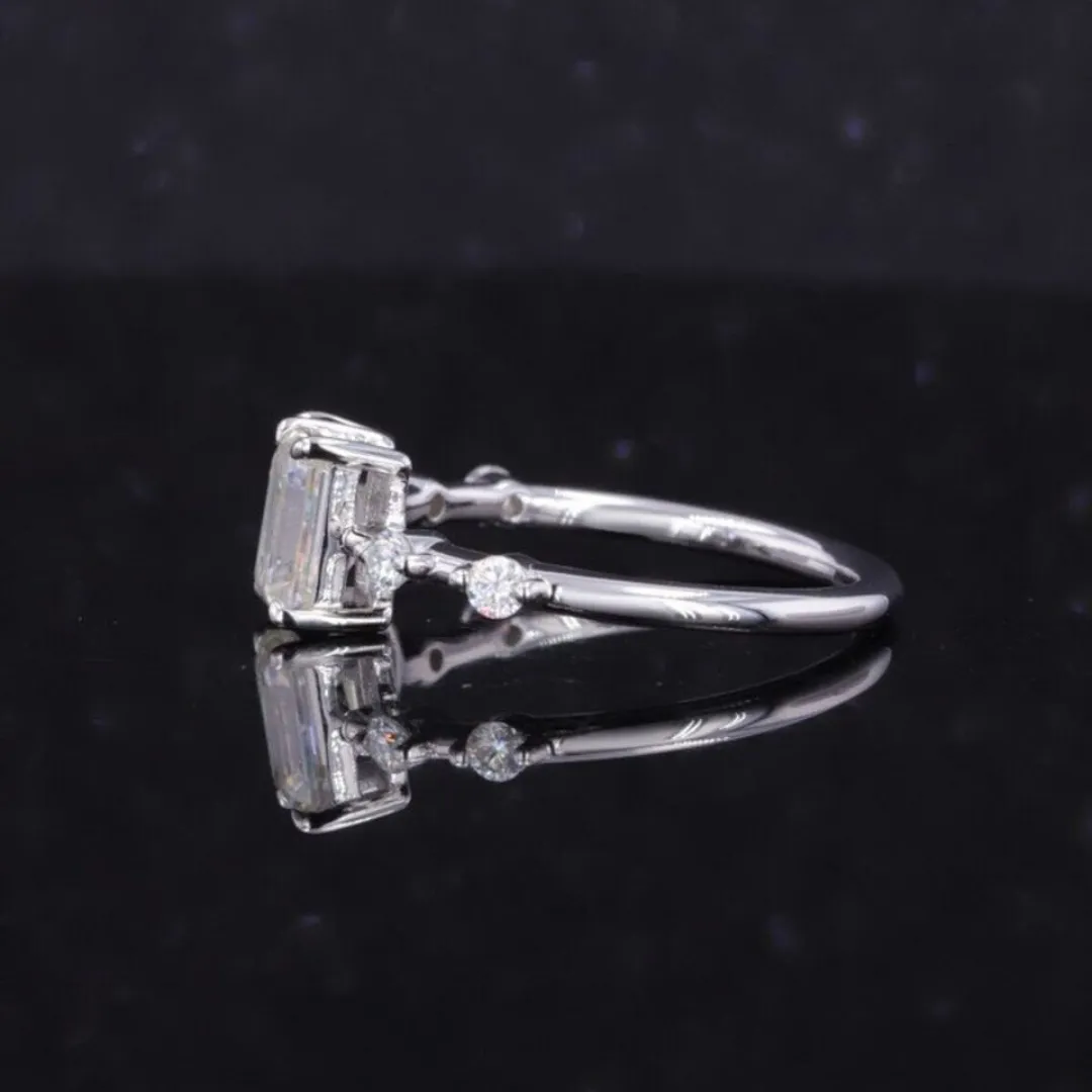/public/photos/live/Real Emerald and Pear Cut Toi Et Moi Moissanite Ring 649 (5).webp